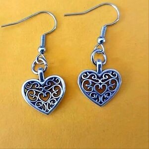 NEW Retro Heart Shape Earrings dangle